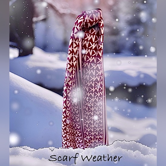 Micheal Kors NWT Fuchsia &cream Logo Scarf, quality knit - Picture 5 of 8